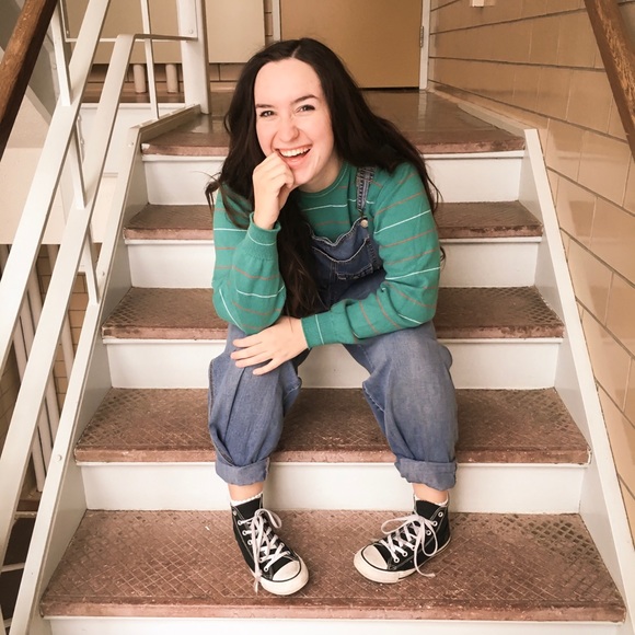 Welcome to my Closet! About me below ⬇️ - Picture 5 of 11